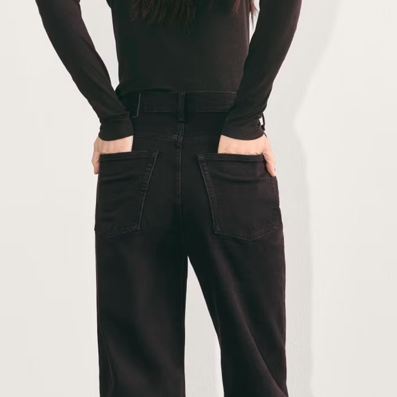 Everlane Way High Rise Jean in Washed Black - Picture 3 of 6